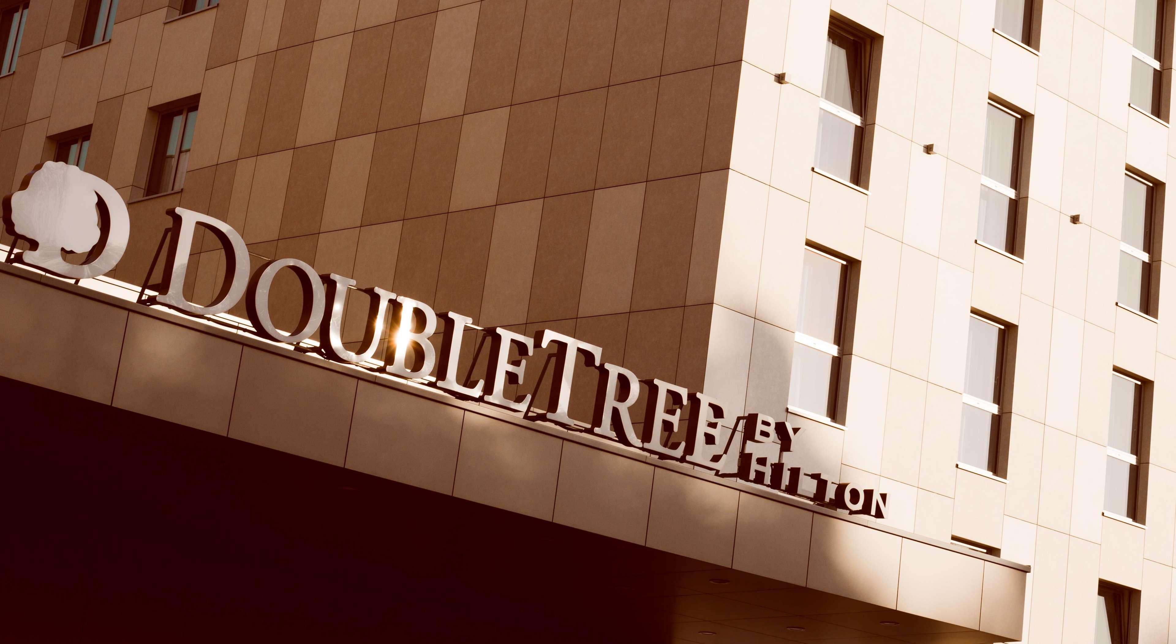 Doubletree By Hilton Krakow Hotel & Convention Center Exterior photo